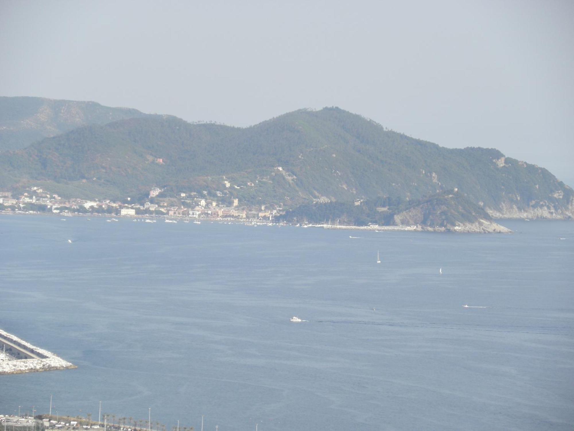 B&B La Terrazza Sui Fieschi Cogorno ภายนอก รูปภาพ